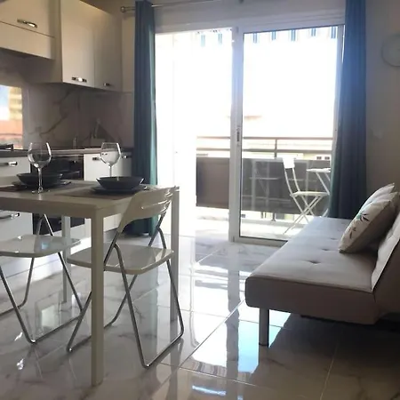 Modern & Cozy With Parking In Lovely Playa Jardin *